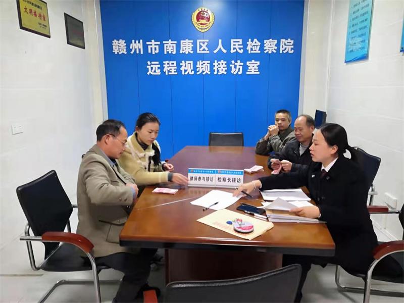 心系群众，在办案中化解社会矛盾