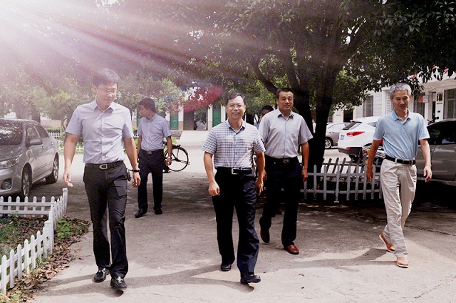 我院代检察长葛振瑞同志“到村入户”调研精准扶贫工作