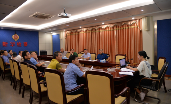 宁美兰同志为员额检察官和检察官助理培训